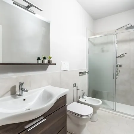 Apartment Duomo-navigli - Loft Romana Con Wi-fi & Netflix